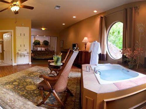 Creekhaven Inn & Spa Wimberley Exteriör bild